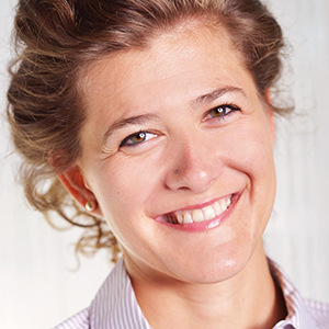 Hajnal Molnar-Szakacs